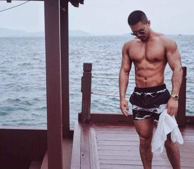 小鲜肉的当兵之旅，论一个成熟大叔的形成 - 51虹马