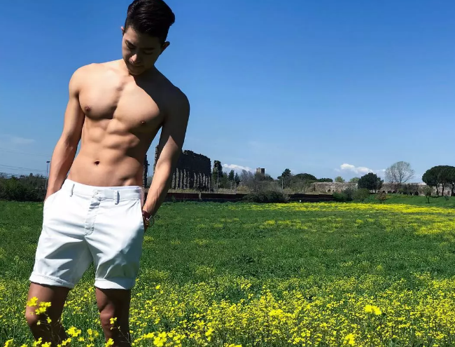 内裤太小？沐浴照来袭，你押大还是押小？ - 51虹马