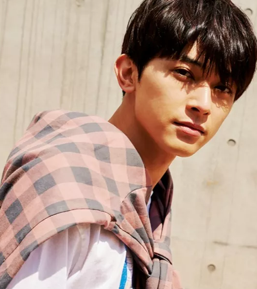 打败国民男友竹内凉真，获得2018上半年日本国宝级帅哥排行NO.1的是……？ - 51虹马