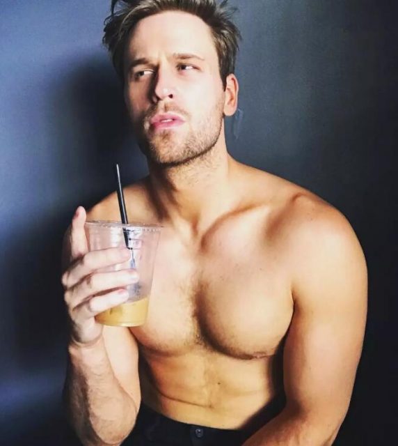 在去年集体出柜的11位大牌男明星。 - 51虹马 在去年集体出柜的11位大牌男明星。 - 51虹马