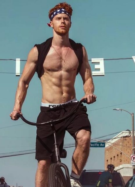 2019月历又放大招？可口男孩排排站？ - 51虹马