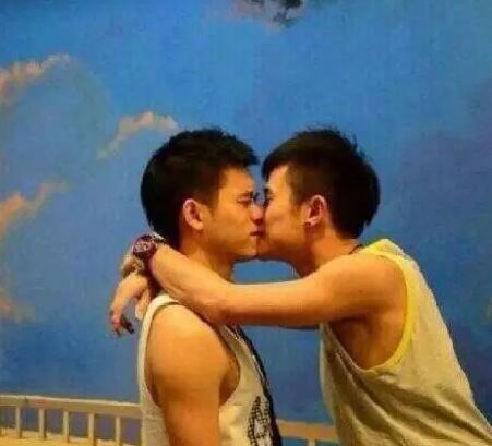 我喜欢上了合租室友-51虹马