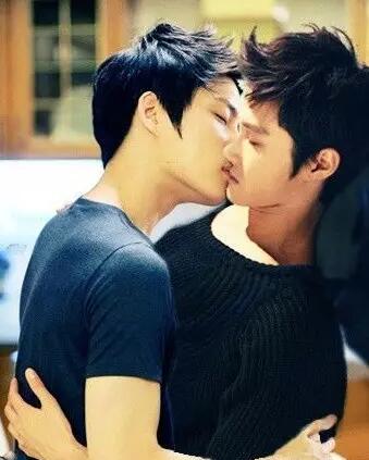 有一个矮子攻做男朋友到底是种怎样的体验？ - 51虹马