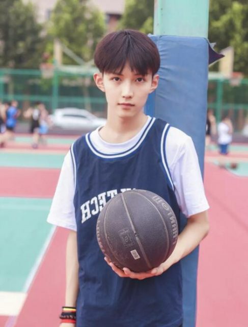 《树深时见鹿》学弟陈经年对学长沈陆生的的猛追不舍 - 51虹马