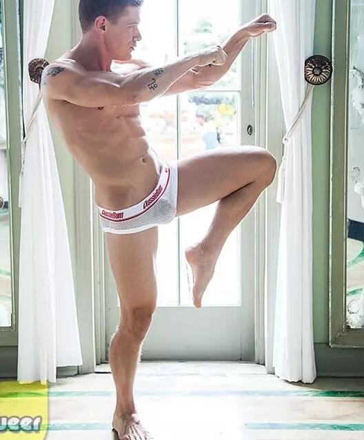 GV男优也迷信：紫色水晶胯下开运，东方力量神秘加持？ - 51虹马