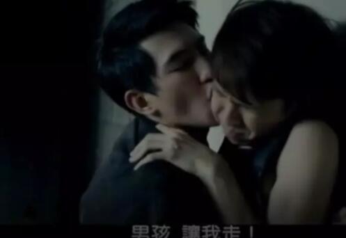 一受三攻 都是帅肉 我却被白色的小内内吸了睛。。 - 51虹马