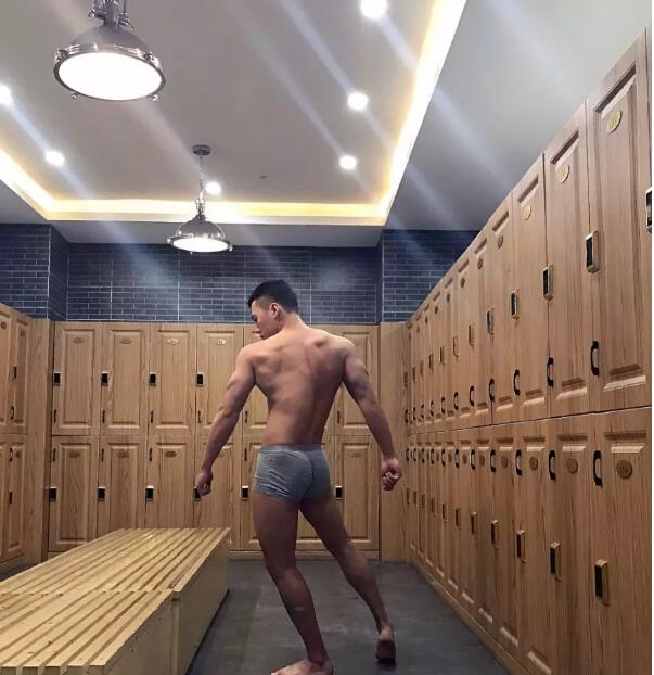 东北电大小哥为了涨粉，脱成这样！ - 51虹马