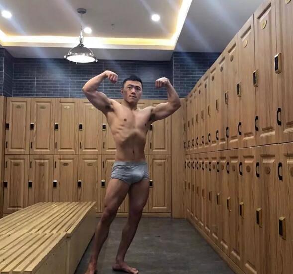 东北电大小哥为了涨粉，脱成这样！ - 51虹马