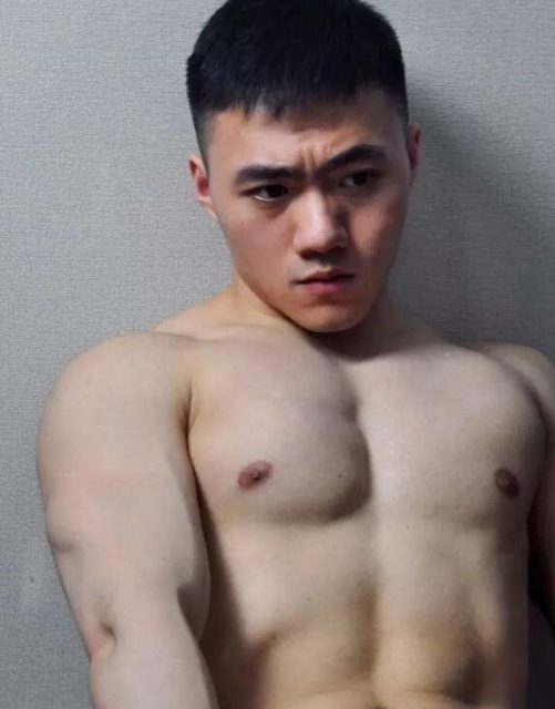 东北电大小哥为了涨粉，脱成这样！ - 51虹马