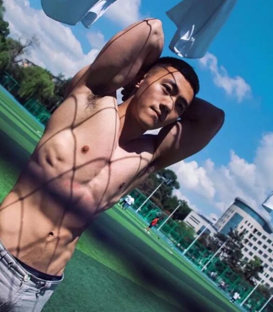 东北电大小哥为了涨粉，脱成这样！ - 51虹马