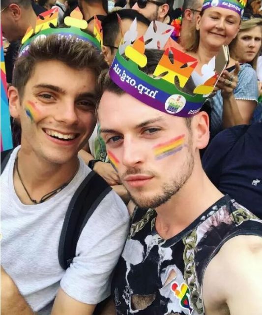 为何落后的国家，也在六月飘满了彩虹？ - 51虹马