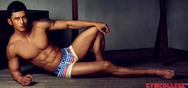 被传“京城四大名鸭”的他曾拍过这样的泳裤秀 - 51虹马