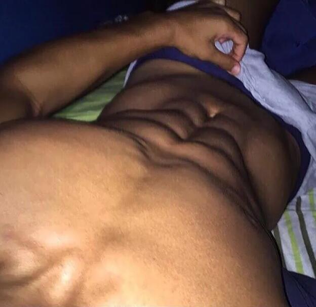 他的赤裸，我宽衣以待 - 51虹马