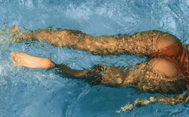 他的赤裸，我宽衣以待 - 51虹马