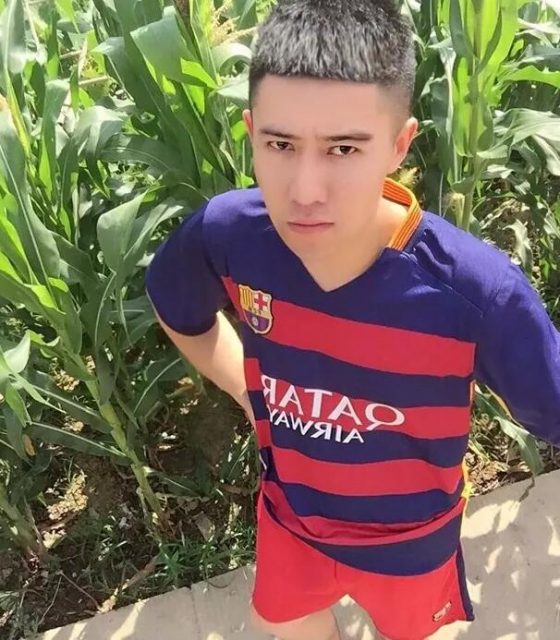 体育生自称器大活好？你确定下面不是塞了手雷？？？-51虹马