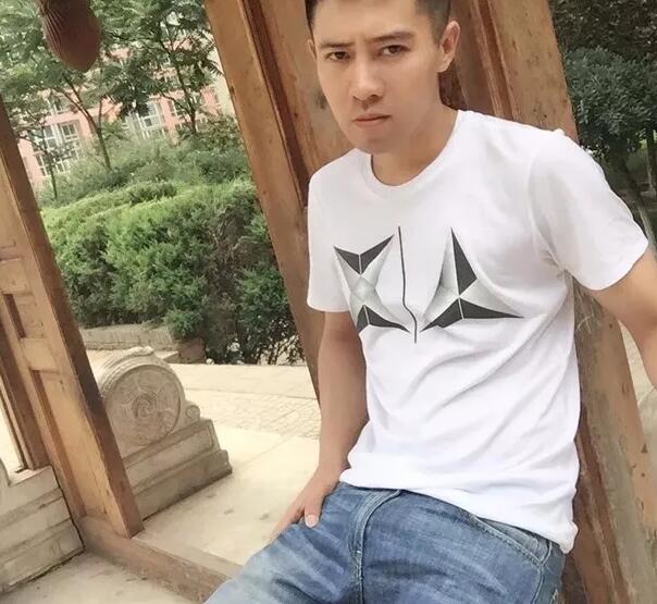 体育生自称器大活好？你确定下面不是塞了手雷？？？ - 51虹马