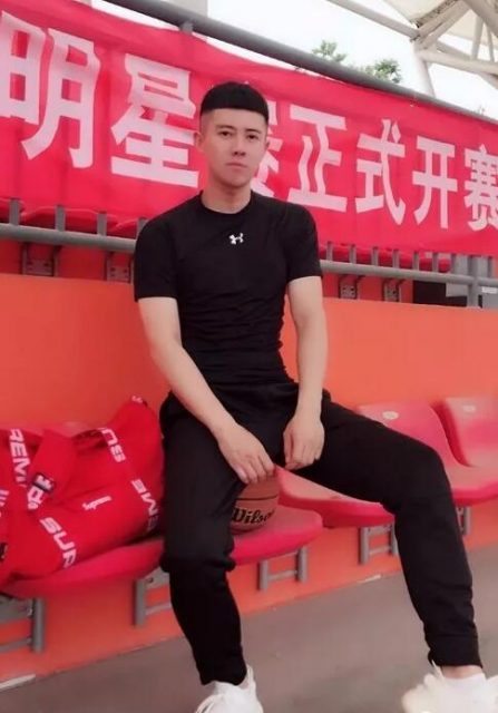 体育生自称器大活好?你确定下面不是塞了手雷??? - 51虹马 体育生自称器大活好?你确定下面不是塞了手雷??? - 51虹马