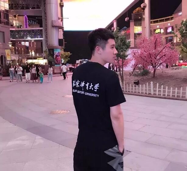 体育生自称器大活好?你确定下面不是塞了手雷??? - 51虹马 体育生自称器大活好?你确定下面不是塞了手雷??? - 51虹马