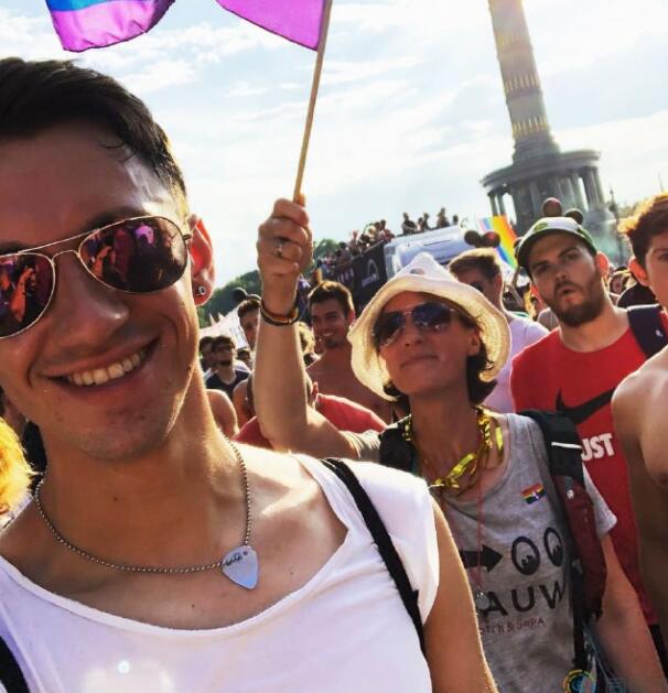 国外同志资讯：数十万人在柏林参加CSD骄傲节等 - 51虹马