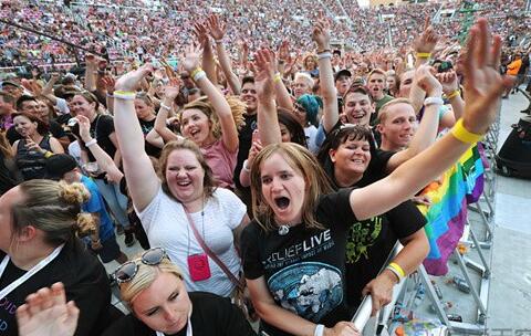 国外同志资讯：数十万人在柏林参加CSD骄傲节等 - 51虹马