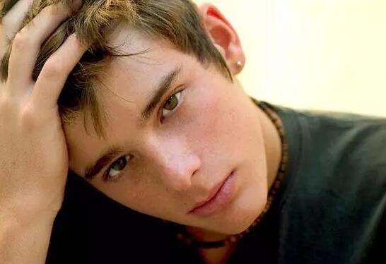 劈腿、多P,一部由美国钙星甜心从良拍的电影-51虹马