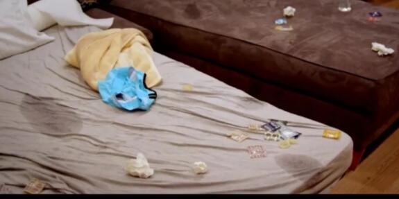 劈腿、多P，一部由美国钙星甜心从良拍的电影 - 51虹马