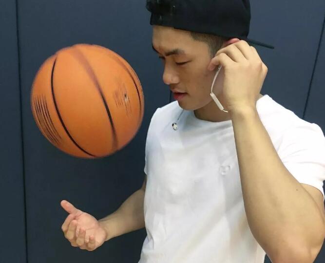 号称18的篮球帅哥沐浴全过程！！-51虹马