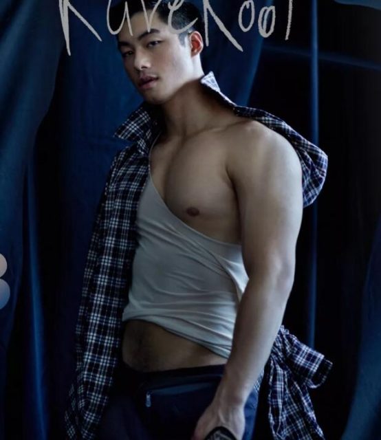 号称18的篮球帅哥沐浴全过程！！ - 51虹马