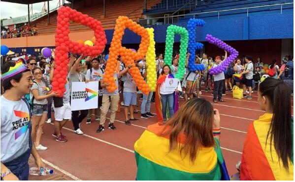 同志浴室近90人被抓！ 香港同性婚姻支持率大幅上升… - 51虹马