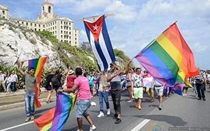今日国内外同志同性恋资讯汇总：四位男模指控知名摄影师性侵等 - 51虹马