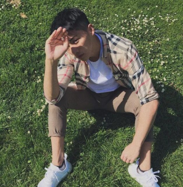 看点∣颜值很能打的小奶狗，清爽六块腹肌让你嗨到喷鼻血!！ - 51虹马