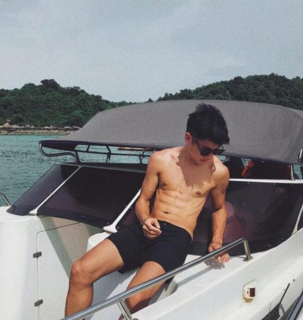 看点∣颜值很能打的小奶狗，清爽六块腹肌让你嗨到喷鼻血!！ - 51虹马