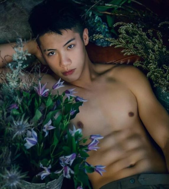 看点∣颜值很能打的小奶狗，清爽六块腹肌让你嗨到喷鼻血!！ - 51虹马