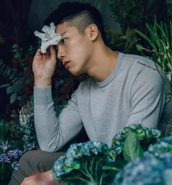 看点∣颜值很能打的小奶狗，清爽六块腹肌让你嗨到喷鼻血!！ - 51虹马