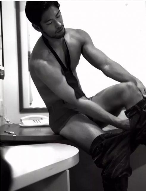 岛国性感男模撞脸高以翔，竟靠广告一脱成名！？ - 51虹马