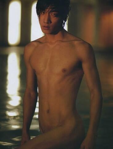 张亮帅哥的屌毛照片 图揭男模张亮的裸照写真 - 51虹马