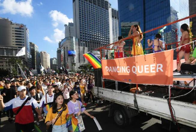 性别比例失调会导致同性恋？21万人请愿取消同志骄傲游？ - 51虹马