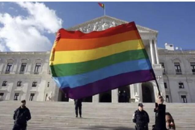 性别比例失调会导致同性恋？21万人请愿取消同志骄傲游？ - 51虹马