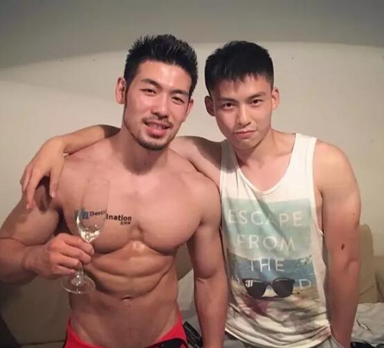 曾那么丑的彪学长找了个清华的小奶狗男友，励志吗 - 51虹马