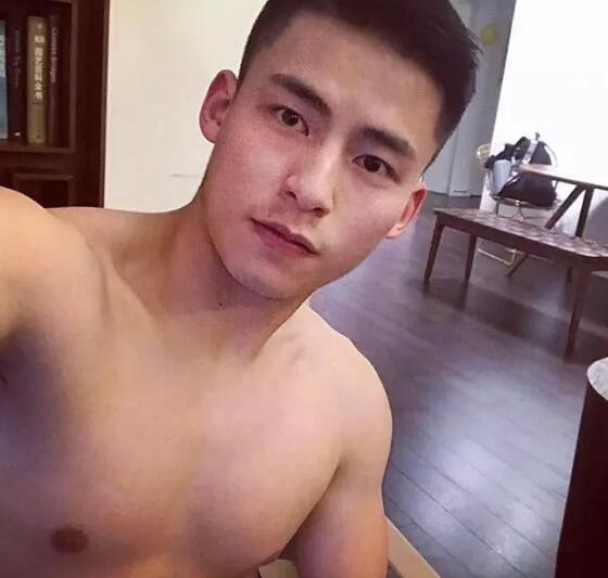 曾那么丑的彪学长找了个清华的小奶狗男友，励志吗 - 51虹马