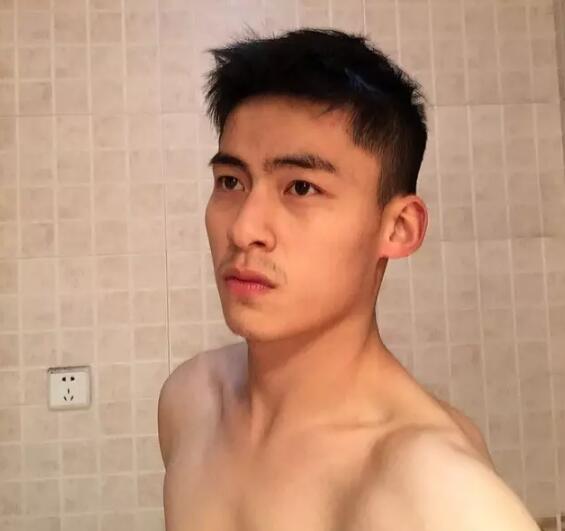 曾那么丑的彪学长找了个清华的小奶狗男友，励志吗 - 51虹马