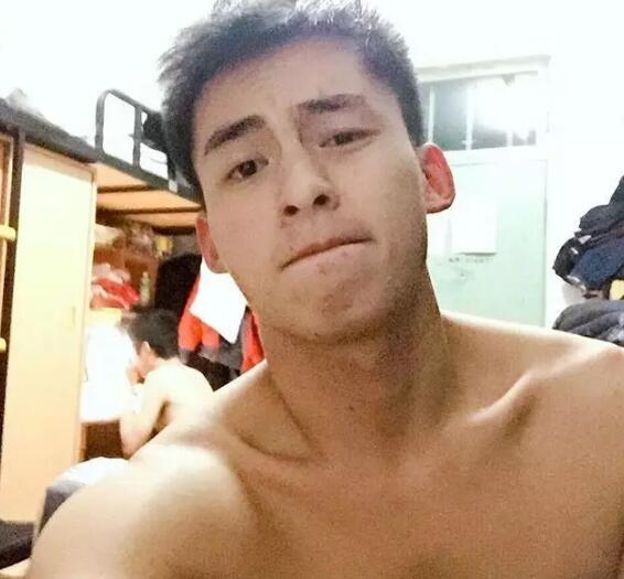 曾那么丑的彪学长找了个清华的小奶狗男友，励志吗 - 51虹马