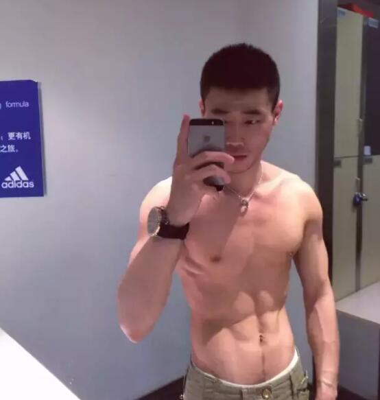 曾那么丑的彪学长找了个清华的小奶狗男友，励志吗 - 51虹马