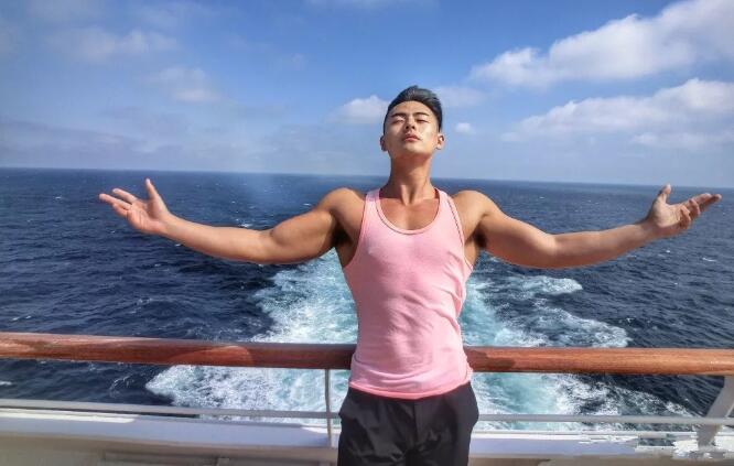 直播圈新晋大篪度天菜，业界第一好评大胸筋肉小狼狗!! - 51虹马