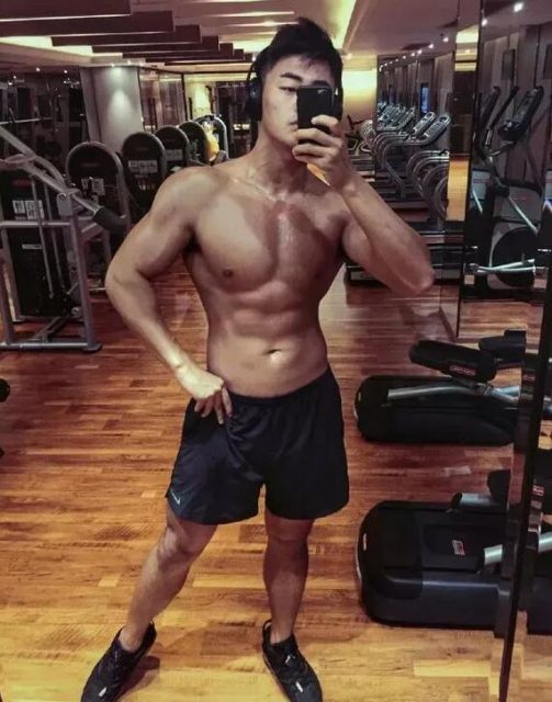 直播圈新晋大篪度天菜，业界第一好评大胸筋肉小狼狗!! - 51虹马