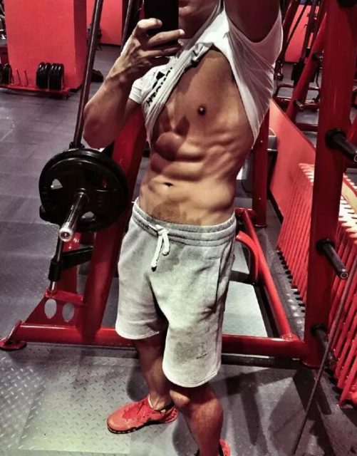 直播圈新晋大篪度天菜，业界第一好评大胸筋肉小狼狗!! - 51虹马