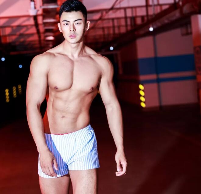 直播圈新晋大篪度天菜，业界第一好评大胸筋肉小狼狗!! - 51虹马