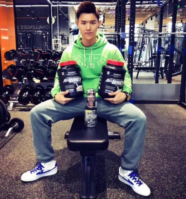 看点∣童颜巨肌长腿小野兽前^后^翘，他的sexxxy已经不允许他再这么低调了！ - 51虹马