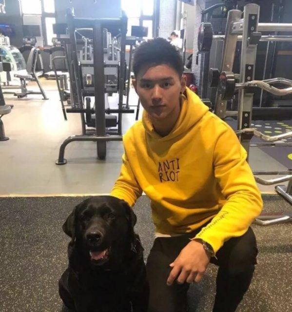 看点∣童颜巨肌长腿小野兽前^后^翘，他的sexxxy已经不允许他再这么低调了！ - 51虹马