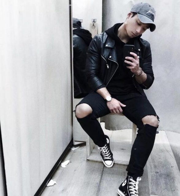 看点∣八块腹肌公狗腰的森系肌肉男，这些诱人的角度我服！ - 51虹马